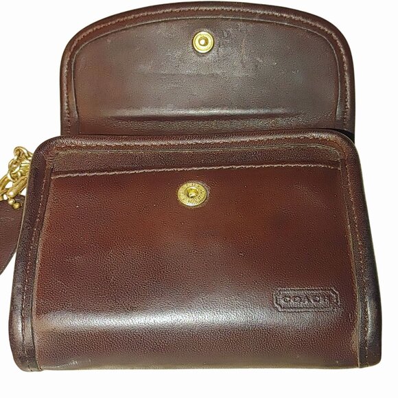Coach Brown Leather Coin Purse Wallet Gold Keychain Attachment Snap Closure - Picture 2 of 16